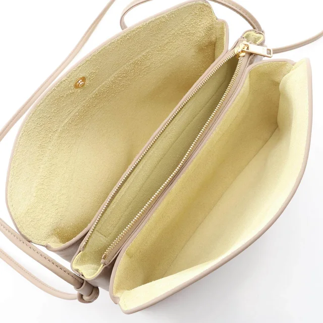 Celine Trio Flap Leather Shoulder Bag in Beige Leather from LuxUness, photo 3 of 7