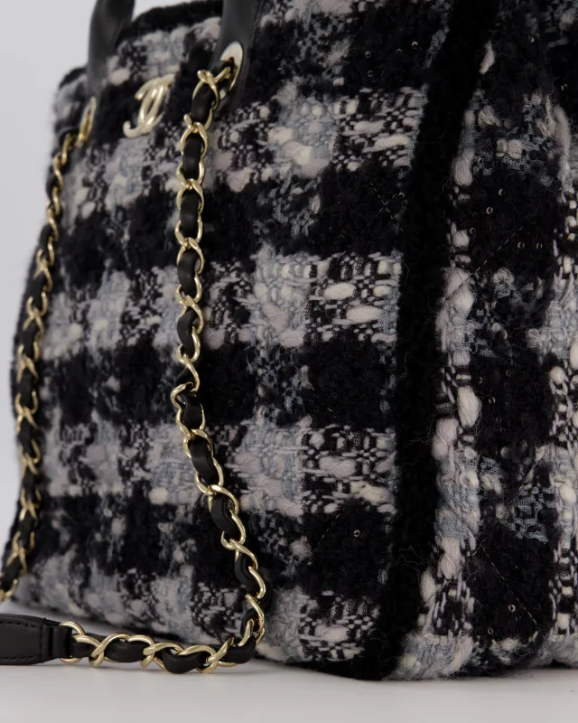 Chanel 25N Grey and Black Quiilted Tweed Shopping Tote Bag in Black Tweed from Sellier, photo 11 of 19