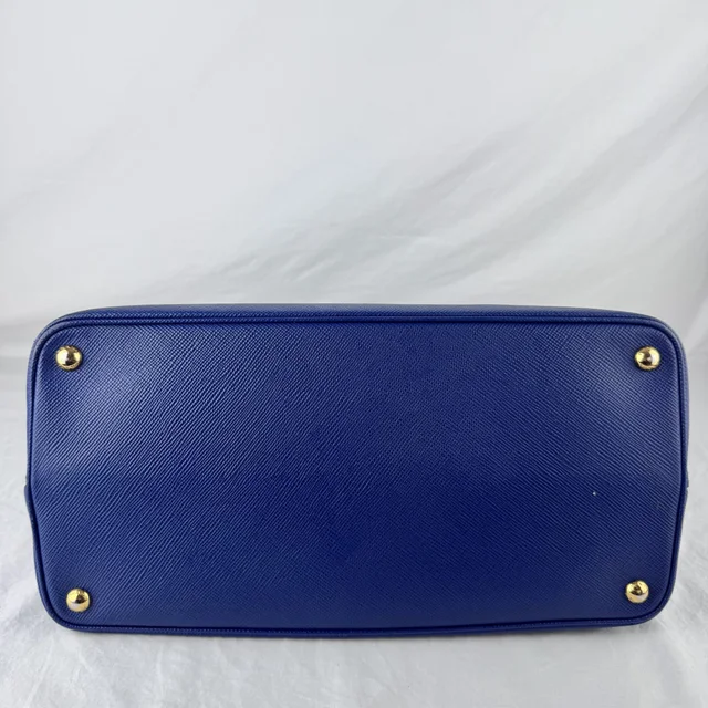 Prada Saffiano Cuir Double Medium Tote Bag in Metal, Saffiano, Saffiano Leather from Reowned, photo 4 of 11