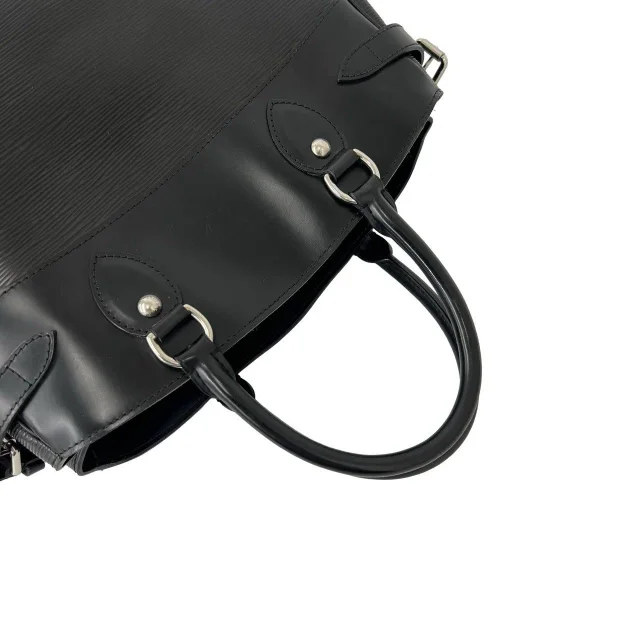 Louis Vuitton Passy PM Epi Leather Handbag in Black Leather from LuxUness, photo 4 of 10