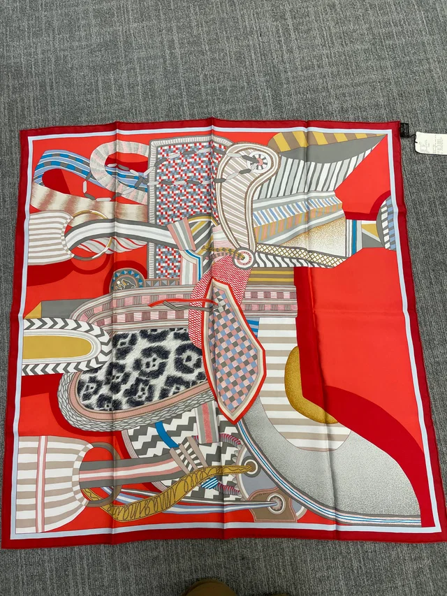 Hermès Silk 90-11 – Contemporary Cubist Pattern in Red, Beige, and Grey in Beige Silk from Luxury Promise