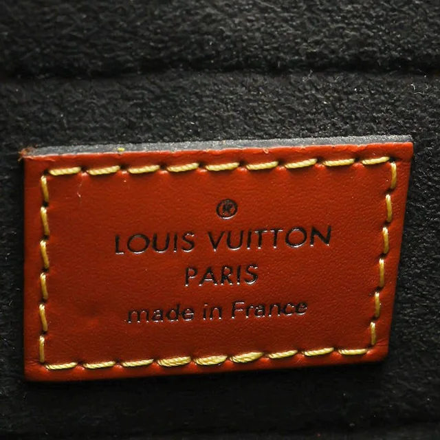 Louis Vuitton Epi Twist Bucket Bag in Leather from A Retro Tale, photo 10 of 12