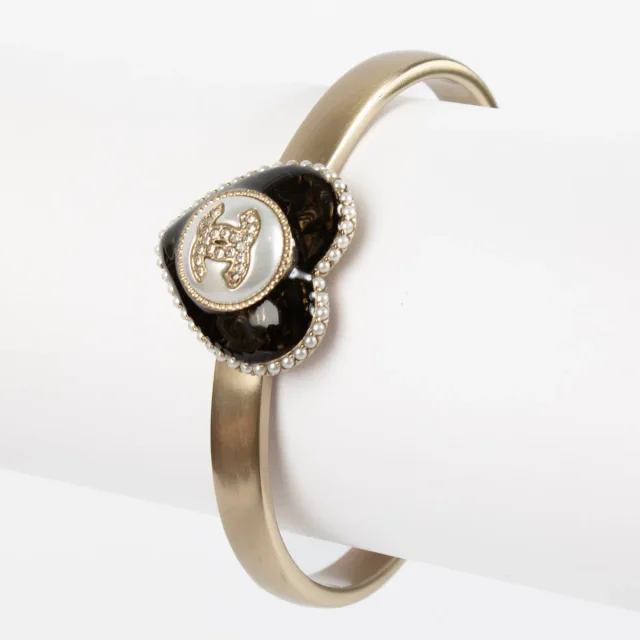 Chanel 22B Heart Bangle Bracelet from Labellov, photo 4 of 5
