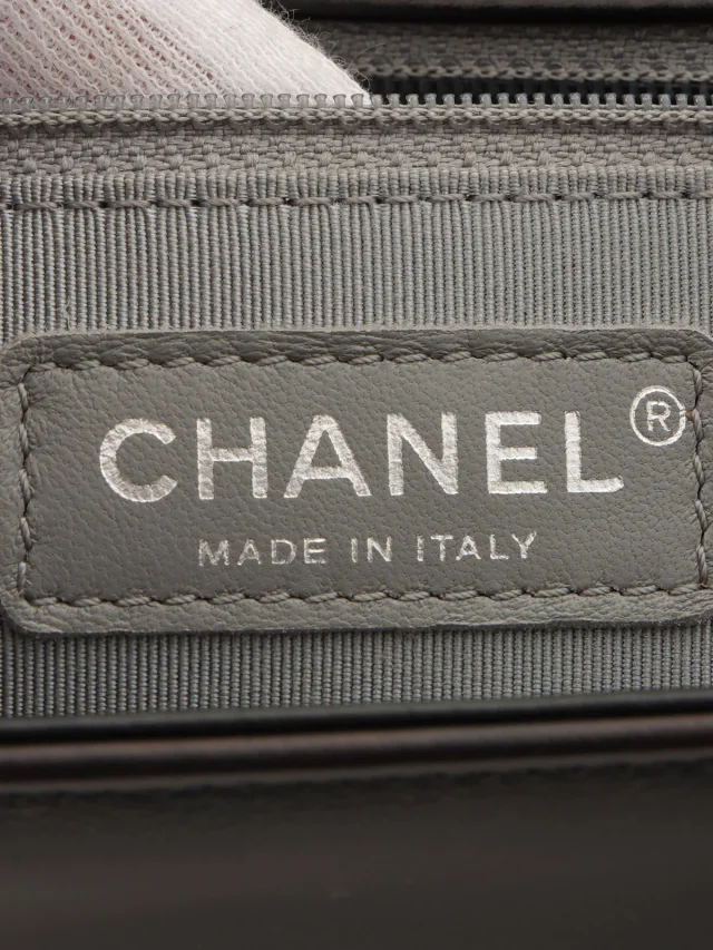 Boy Chanel 2-way Chevron Stitch Chain Shoulder Bag, Black, manufactured around 2015 in Black Lambskin from VINTAGE QOO TOKYO, photo 6 of 13