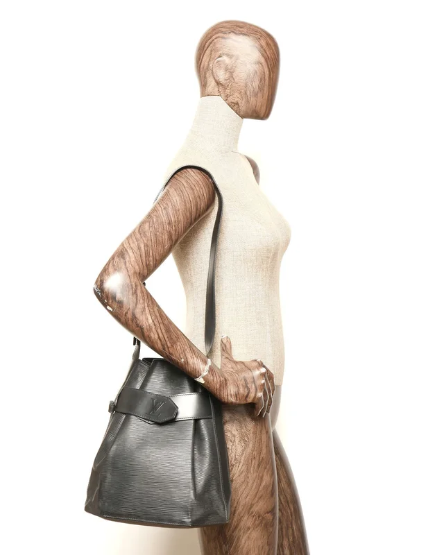 Louis Vuitton Epi Sac D'épaule PM Bag in Leather from A Retro Tale, photo 8 of 8