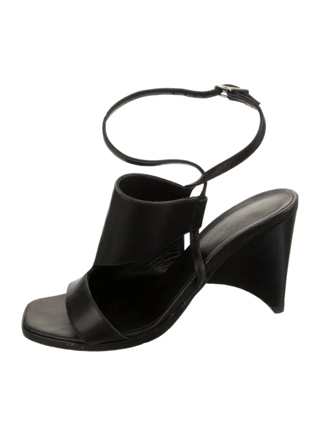 Hermès 2023 Inconnue 85 Sandals in black Lambskin from The RealReal