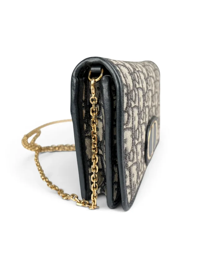 Dior Navy Oblique 30 Montaigne 2-in-1 Pouch in Navy Canvas from Season 2 Consign, photo 4 of 10
