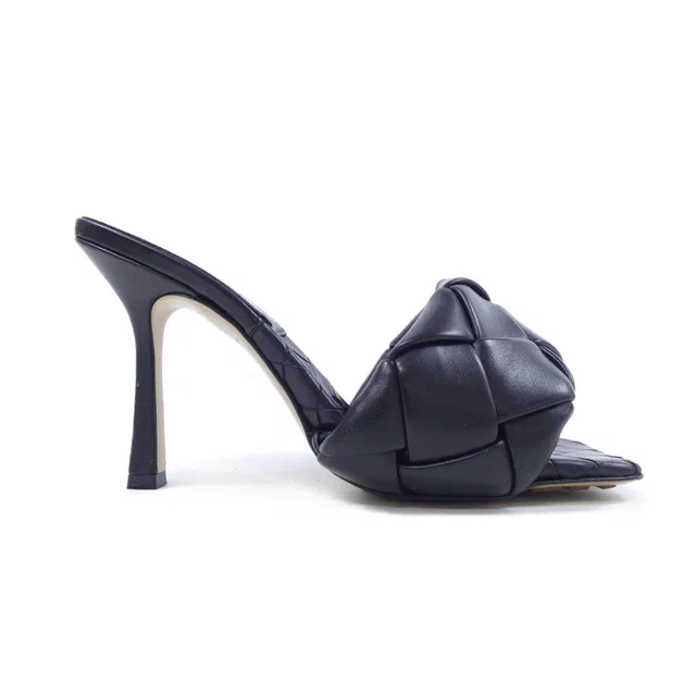 Bottega Veneta 608854VBSS0 Lambskin Sandals in Lambskin from LuxUness