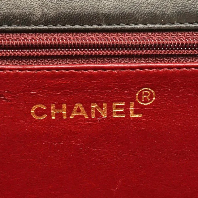 Chanel Classic Square Single Flap Bag in Lambskin from A Retro Tale, photo 6 of 9