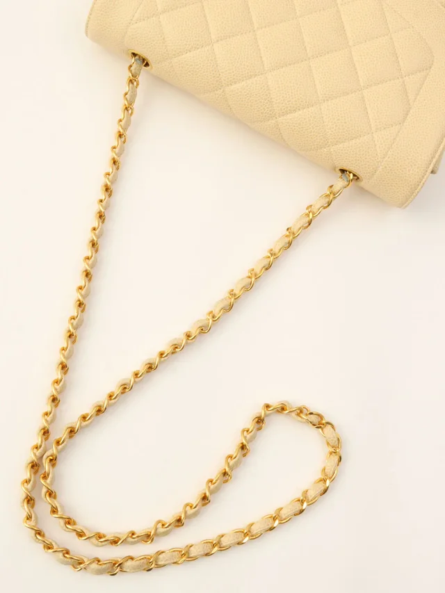 Chanel Circa 1992 Caviar Skin Diana Flap Chain Bag 25cm Beige in Beige Caviar leather from VINTAGE QOO TOKYO, photo 11 of 14
