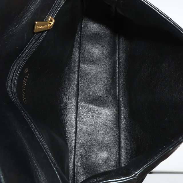 Chanel Matelasse Plastic Chain Flap Bag in Lambskin from A Retro Tale, photo 7 of 10