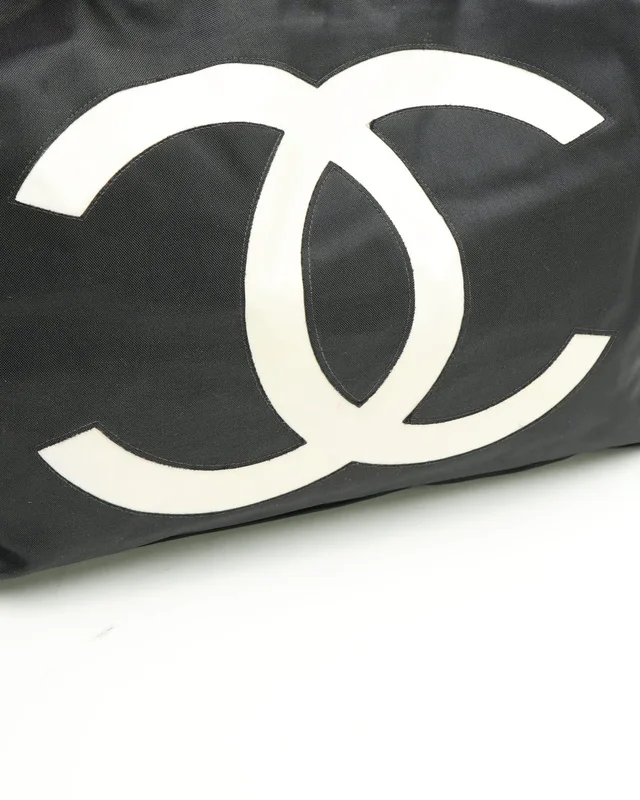 Chanel CC Chain Tote Bag in Nylon from A Retro Tale, photo 7 of 14