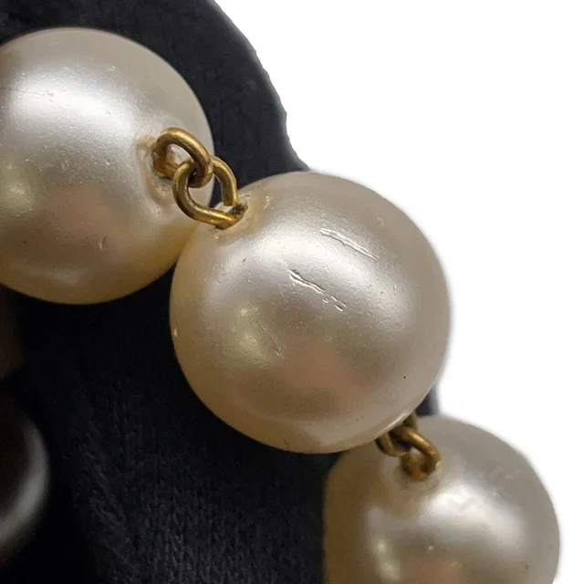 Chanel Faux Pearl Choker Pearl White/Gold Faux Pearl Metal in White from GALLERY RARE, photo 12 of 14