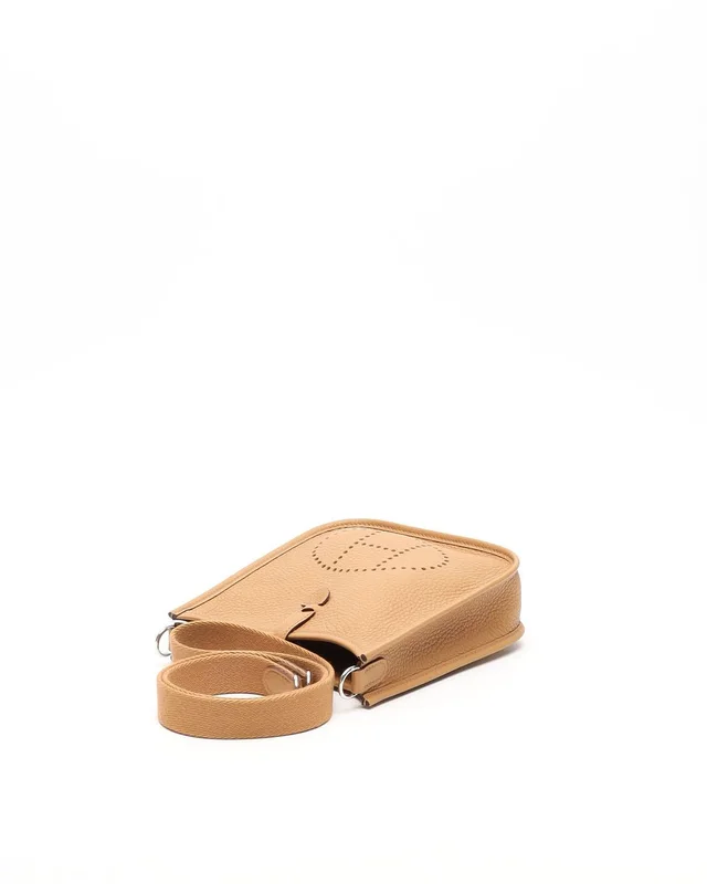 Hermès Biscuit Evelyne 16 TPM Taurillion Clemence Bag in Clemence leather from A Retro Tale, photo 5 of 10