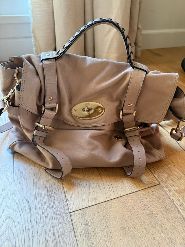 Mulberry Soft Leather Tote In Blush Taupe With Gold Hardware in Taupe Leather from Poshmark, photo 4 of 15