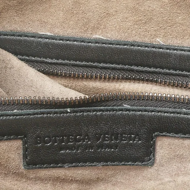 Bottega Veneta Intrecciato Medium Hobo Bag in Woven leather from A Retro Tale, photo 7 of 10