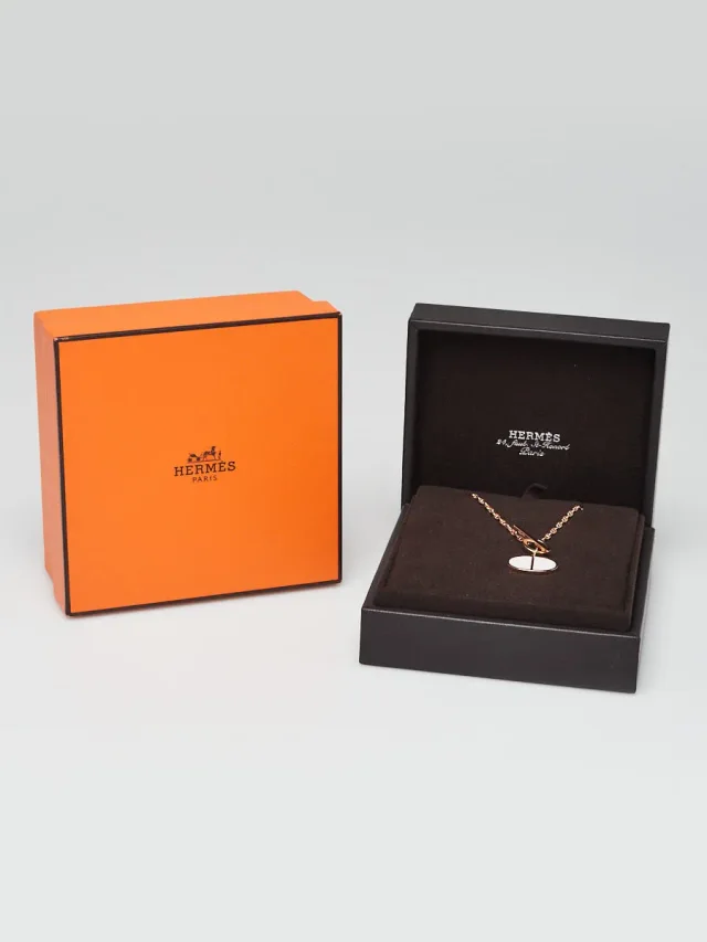 Hermès 18k Rose Gold and White Ceramic Chaine d'Ancre Verso Necklace in White Ceramic from Yoogis, photo 3 of 5
