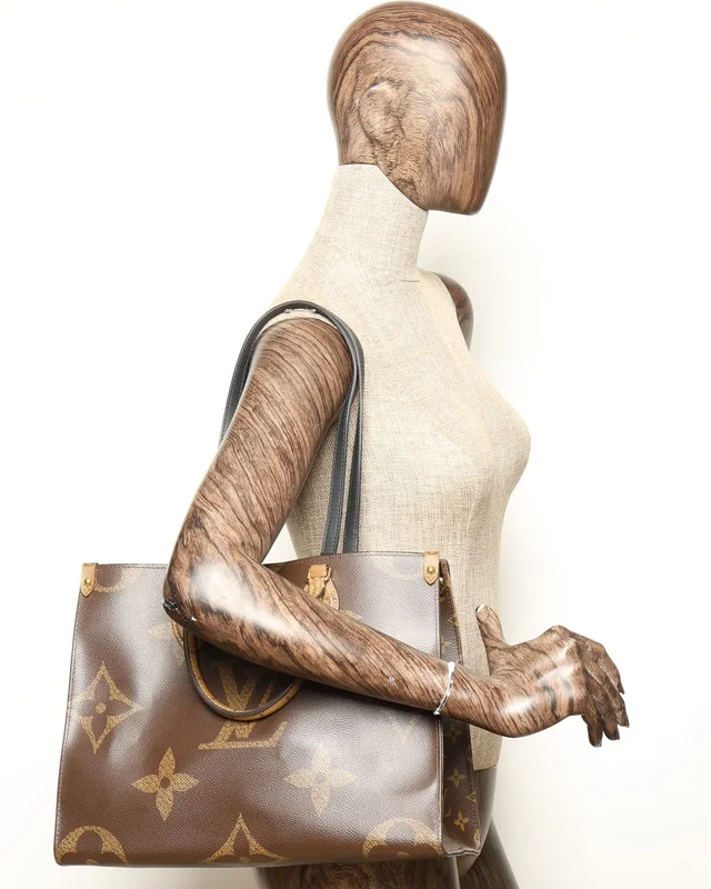 Louis Vuitton Monogram Giant Onthego MM Bag from A Retro Tale, photo 8 of 8