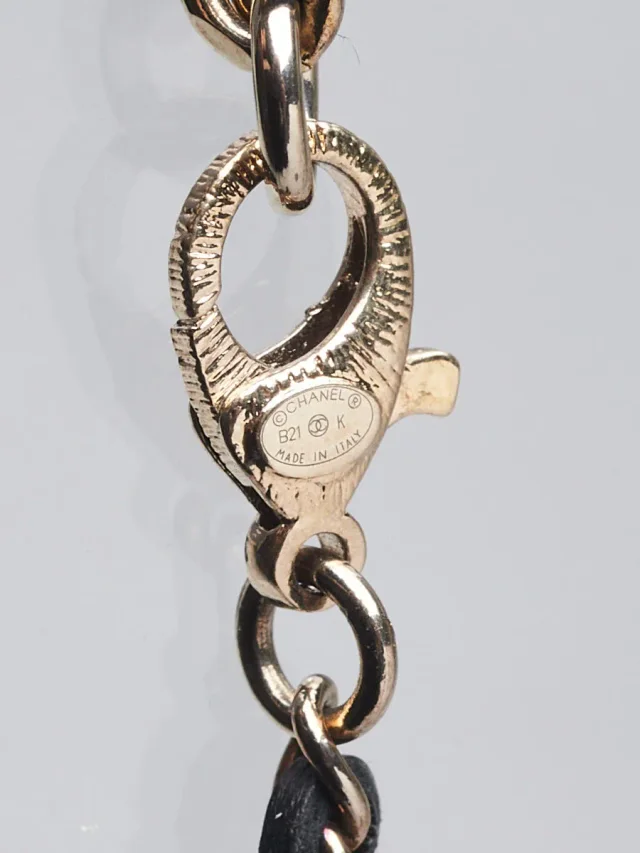 Chanel Goldtone Metal and Leather Chain-Link CC Heart Pendant Necklace in Leather from Yoogis, photo 6 of 7