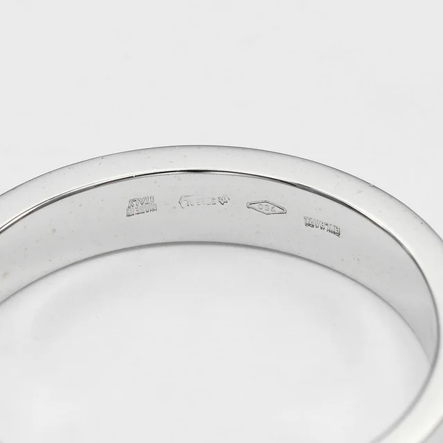 Bvlgari B.zero1 Essential Au750 White Gold Diamond Ring Size 19 in White from LuxUness, photo 2 of 2