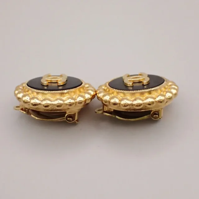 Chanel Cc Round Metal Black Gold_plated Jewelry in Black from HEWI, photo 3 of 8