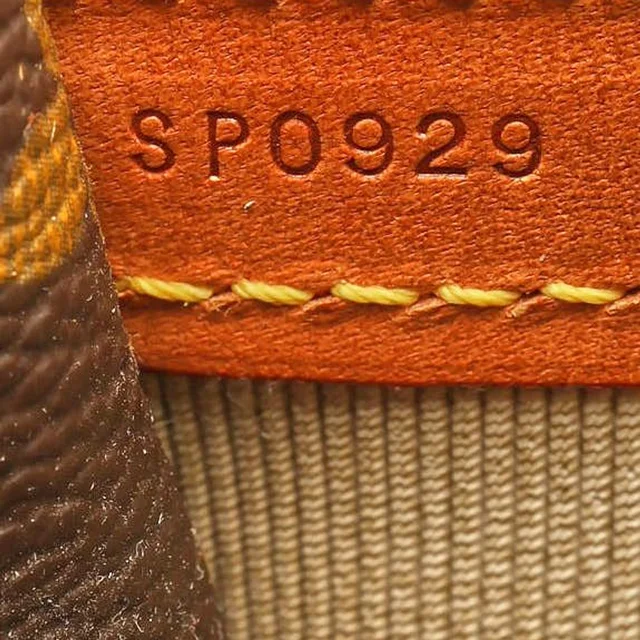 Louis Vuitton Monogram Reporter GM Bag in Coated canvas from A Retro Tale, photo 10 of 11