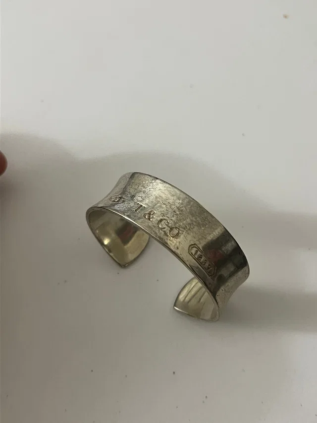 Tiffany & Co. Silver bangle in Silver from Luxury Promise