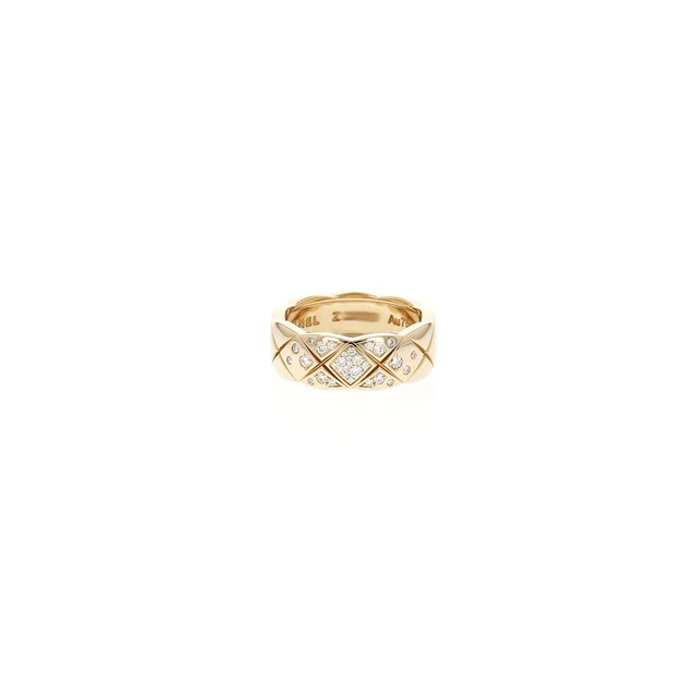 Medium-sized Chanel Coco Crush ring in yellow gold and diamonds in Yellow from Collector Square, photo 2 of 2