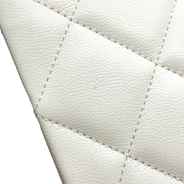 Chanel Matelasse Top Handle ChainShoulder Bag WhiteAS4711 Caviar Leather Size Mini in Caviar leather from GALLERY RARE, photo 11 of 17