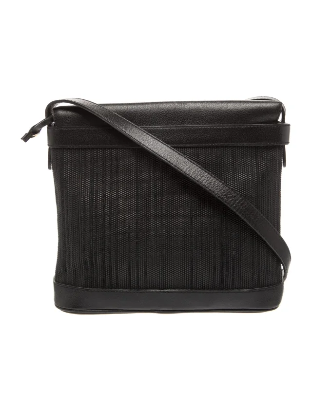 Delvaux Shoulder Bag Vintage in black Leather from The RealReal, photo 4 of 6