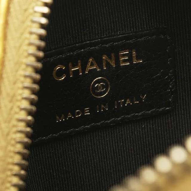 Chanel CC Round Chain Shoulder Bag in Crocodile from A Retro Tale, photo 9 of 10