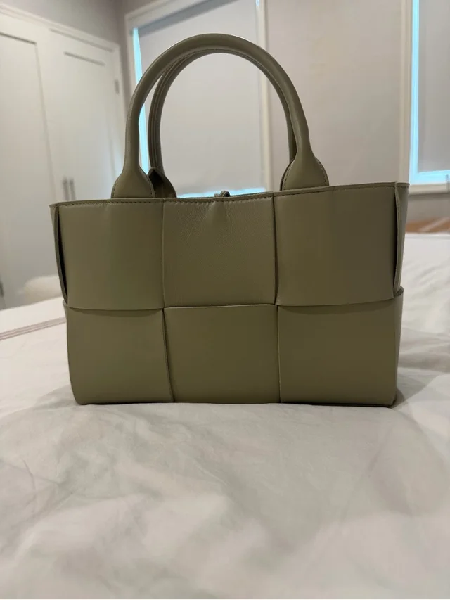 Bottega Veneta Olive Intrecciato Top-Handle Tote in green Woven leather from Poshmark, photo 1 of 1