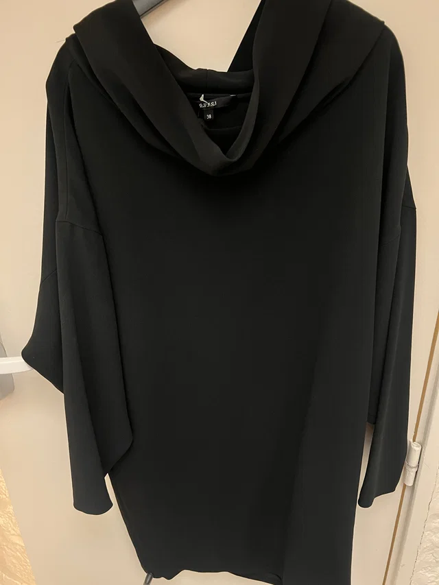 Gucci Long sleeve black dress in Black Wool from Luxury Promise