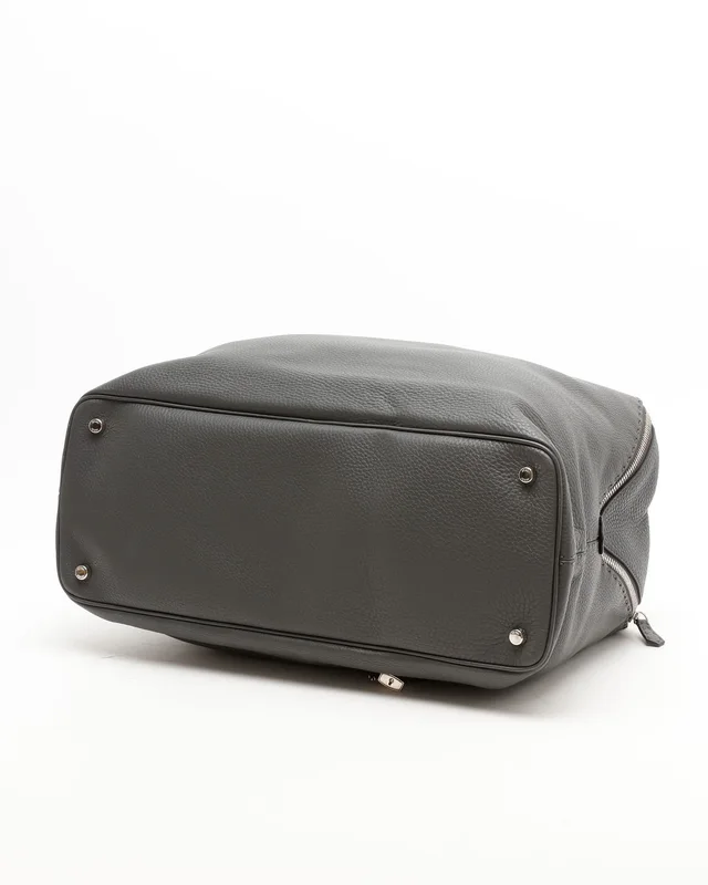 Fendi Selleria Pebbled Weekend Bag in Leather from A Retro Tale, photo 4 of 9