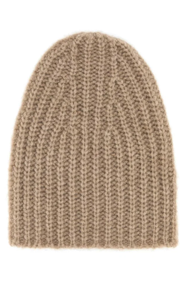 The Row Marly Ribbed Cashmere Beanie — Beige Exterior: Beanies in Beige Cashmere from HEWI