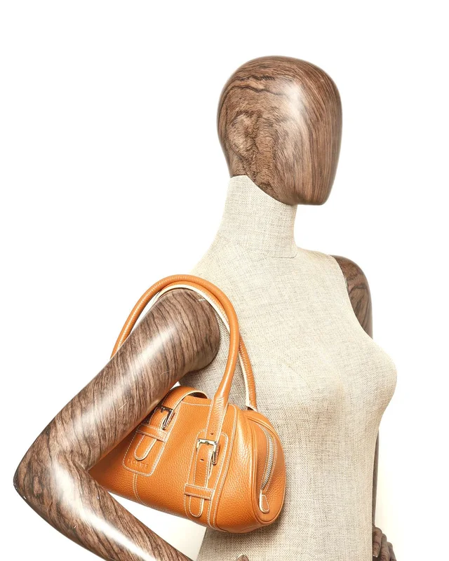 Loewe Senda Shoulder Bag in Leather from A Retro Tale, photo 8 of 8