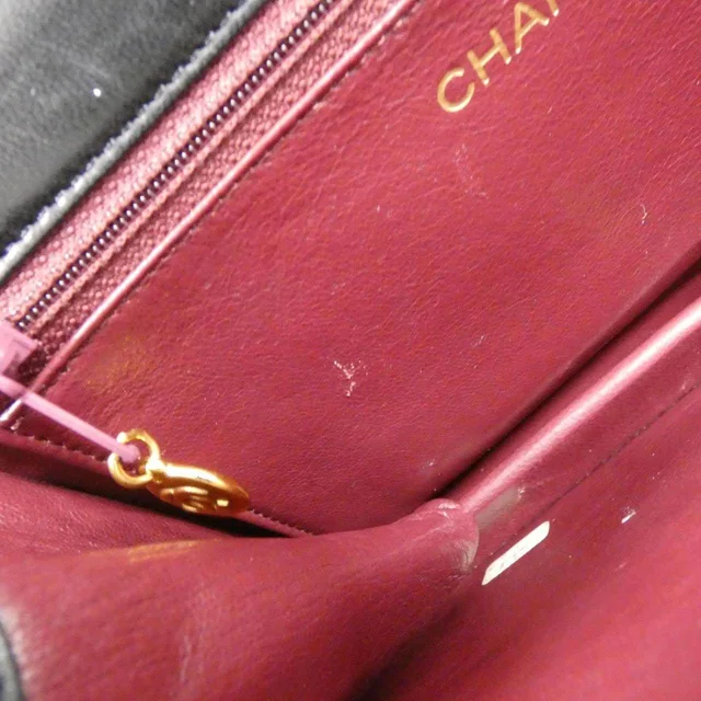 Chanel Shoulder Bag in Black Lambskin from LuxUness, photo 19 of 19