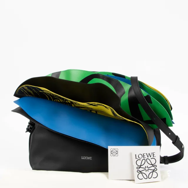 Loewe Medium Millefeuille Flamenco Clutch in Black Calfskin from Labellov, photo 2 of 8