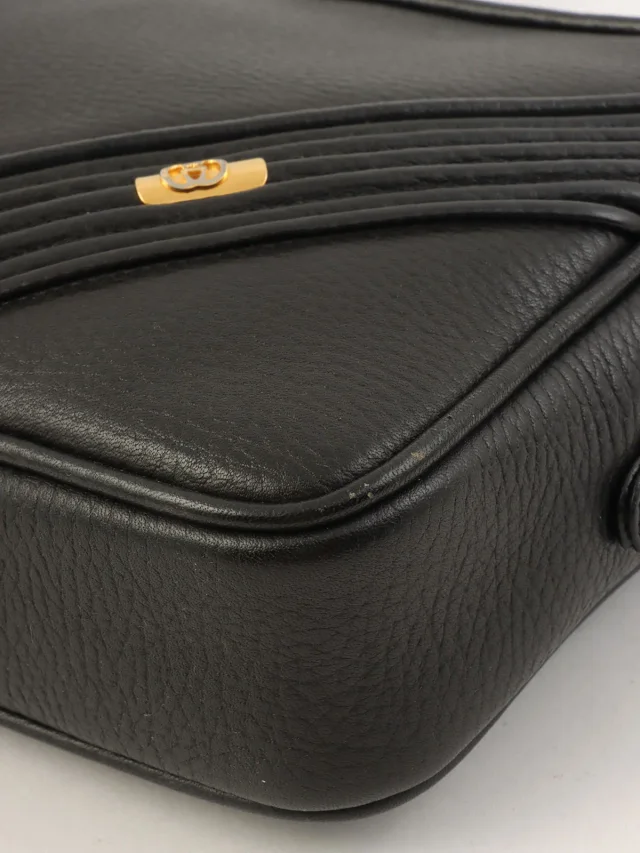 Gucci Square Mini Logo Plate Shoulder Bag Black in Black Leather from VINTAGE QOO TOKYO, photo 9 of 13