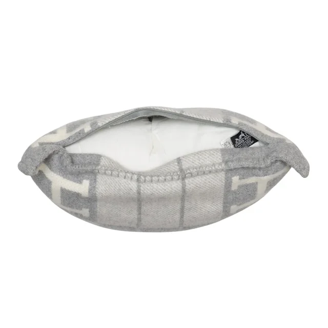 Hermès Avalon III Cushion Ecru/Gris・Claire Wool90% Cashmere10% Size PM in Grey from GALLERY RARE, photo 4 of 8