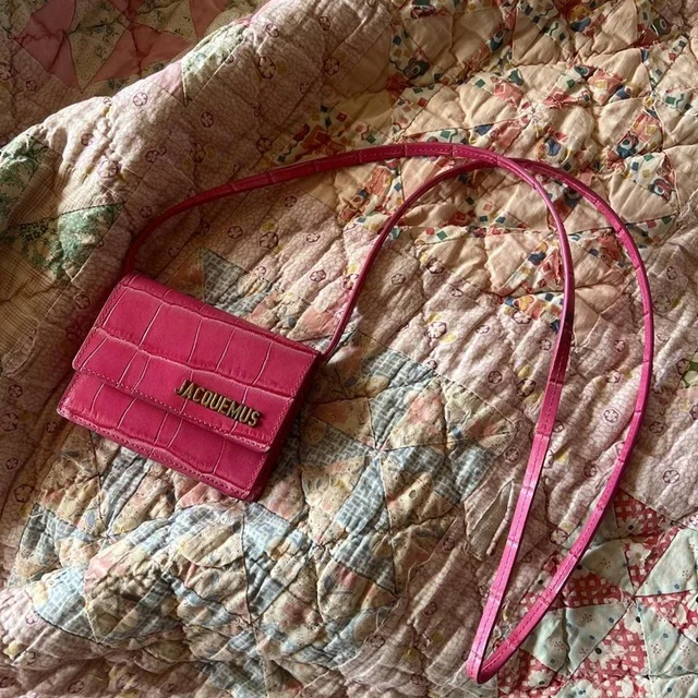 Jacquemus Women's Crossbody bags - Pink in pink from Depop, photo 1 of 1