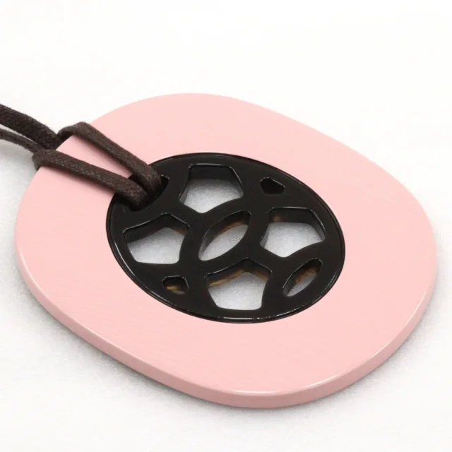 Hermès Lift GM Necklace Buffalo Horn in Pink Others from LuxUness, photo 4 of 10