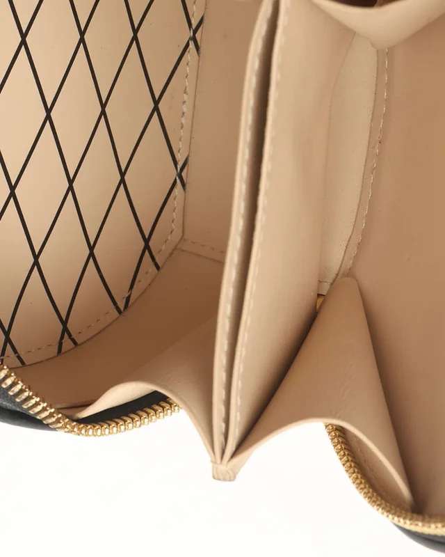 Louis Vuitton Vernis Mini Boite Chapeau Souple Bag from A Retro Tale, photo 6 of 10
