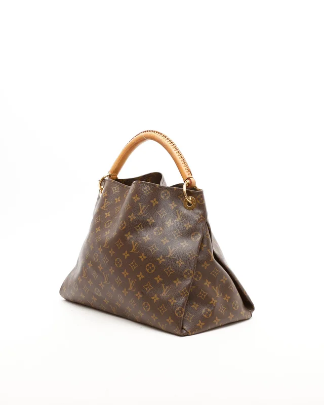 Louis Vuitton Monogram Artsy MM Shoulder Bag in Coated canvas from A Retro Tale, photo 3 of 10
