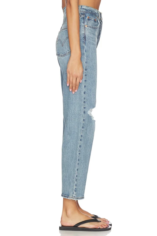 LEVI'S Ribcage Straight Ankle in Queen Mother, photo 3 of 6 from REVOLVE (Canada)