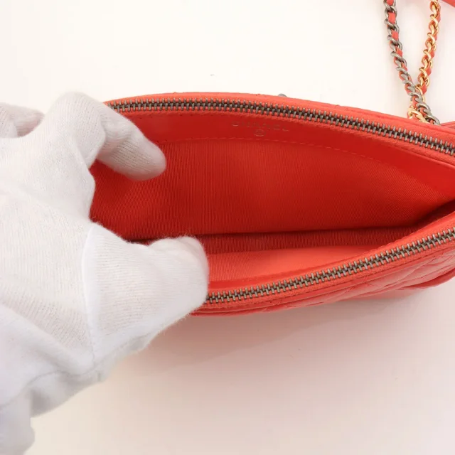 Gabrielle de Chanel Chain Shoulder Bag Mini, salmon pink, manufactured around 2018 in Pink Calfskin from VINTAGE QOO TOKYO, photo 5 of 13