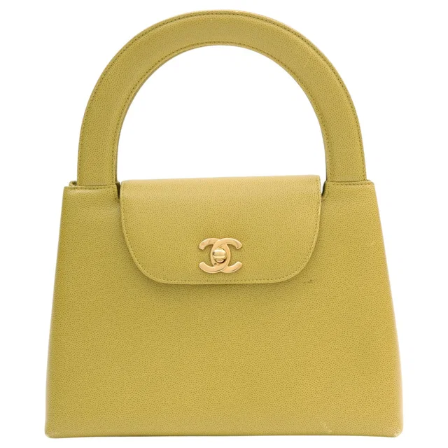 Chanel Circa 1998 CC Turnlock Handbag, Yellow-Green in Green Caviar leather from VINTAGE QOO TOKYO