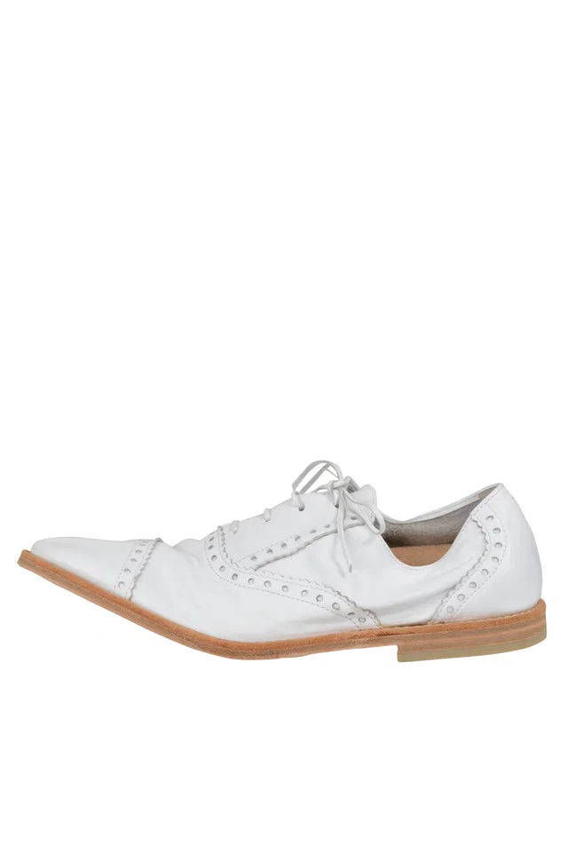 Comme des Garçons Junya Watanabe White Perforated Leather Brogue Shoes 2003 in White Leather from Resurrection Vintage