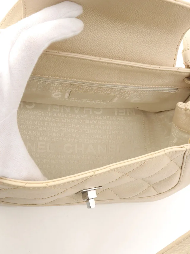 Chanel Circa 2005 Caviar Skin 2.55 Shoulder Bag, Beige in Beige Caviar leather from VINTAGE QOO TOKYO, photo 5 of 12
