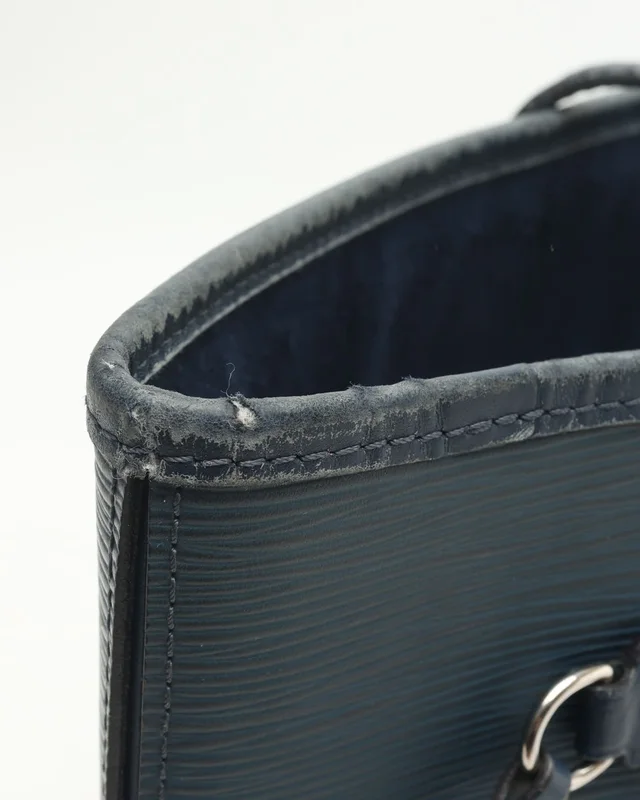 Louis Vuitton Epi Neverfull MM Tote Bag in Leather from A Retro Tale, photo 7 of 10